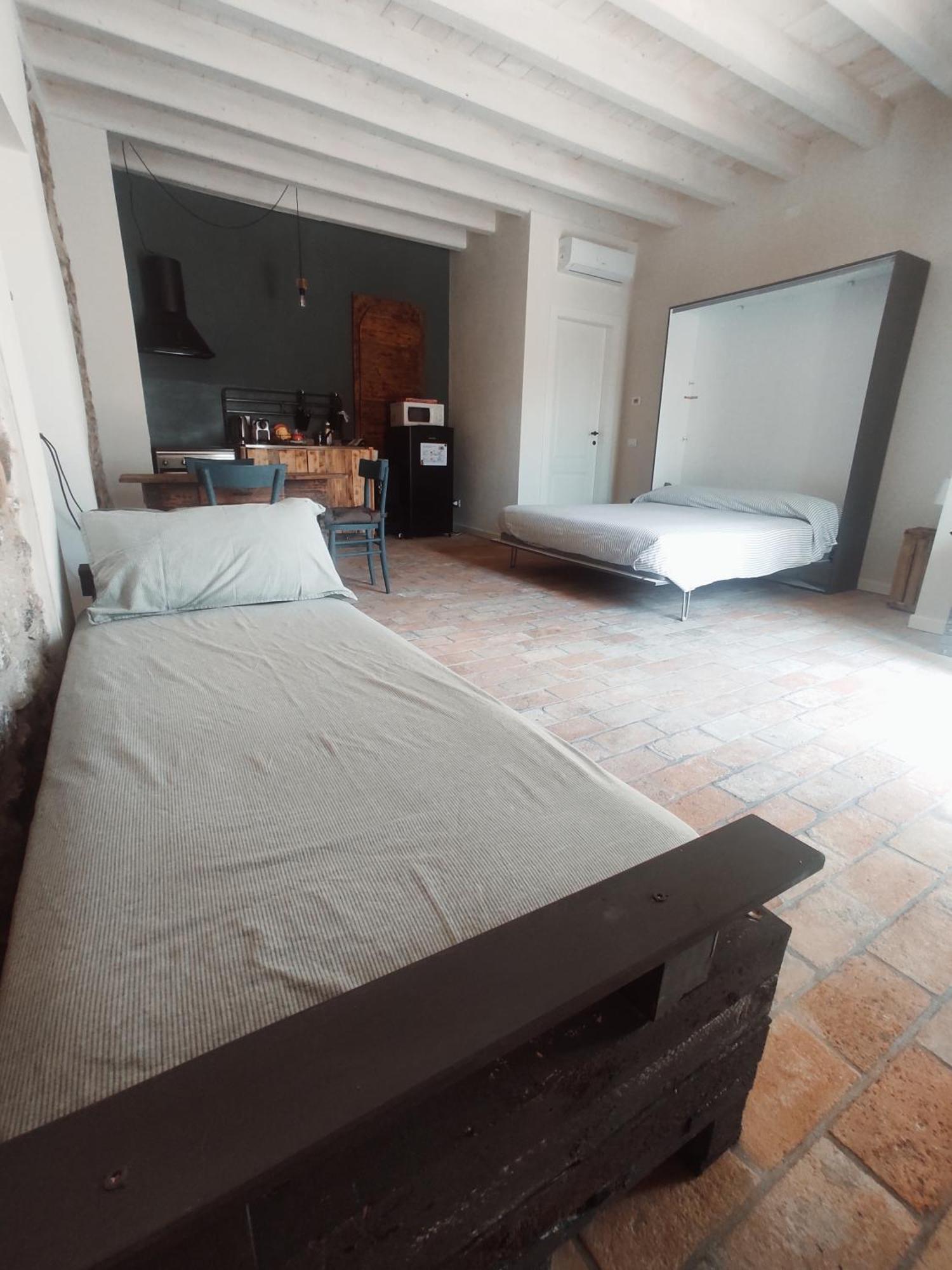 Appartamento La casa di Paolina - Affitti turistici CIR017067-LNI-00070 Desenzano del Garda Esterno foto